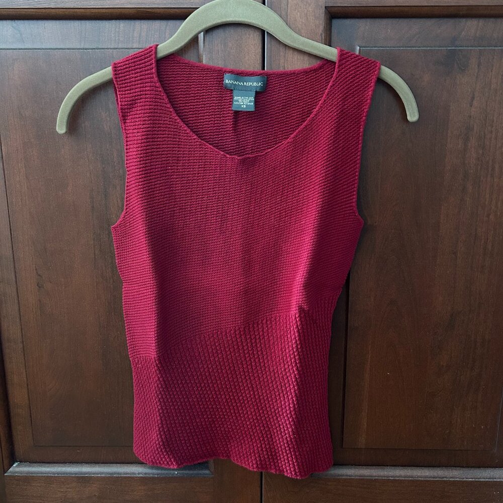 Banana Republic Sleeveless Sweater Top Shirt Red Crimson Tank Knit Fitted XS